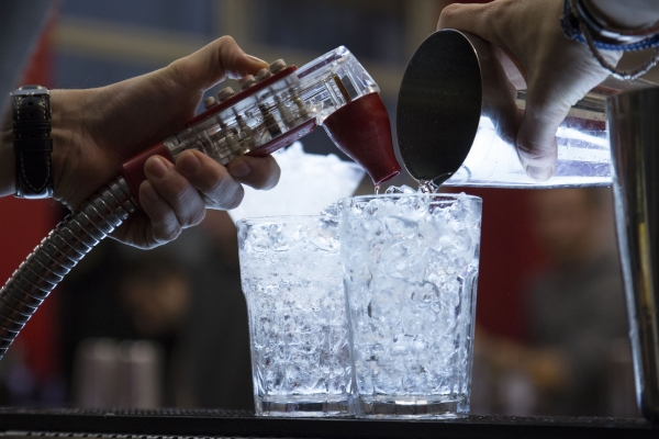 Scopri le caratteristiche del ghiaccio per cocktail